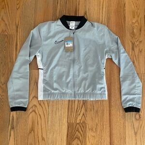 NWT Nike Athletic Windbreaker